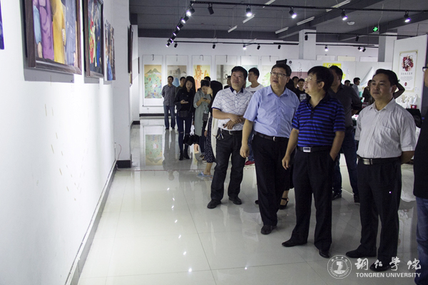 beat365官网艺术学院2017届毕业生作品展开幕