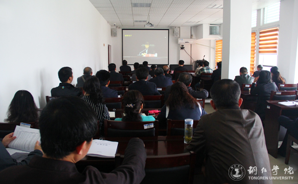 beat365官网组织收看全省《教育脱贫攻坚“十三五”规划宣讲》视频会议