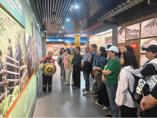 beat365官网组织党外人士、党外知识分子开展“凝心铸魂强思想 团结奋进新征程”思想引领教育活动