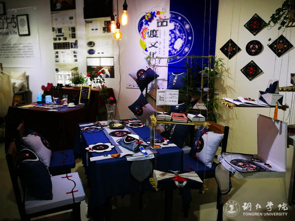 beat365官网艺术学院2017届毕业生作品展开幕