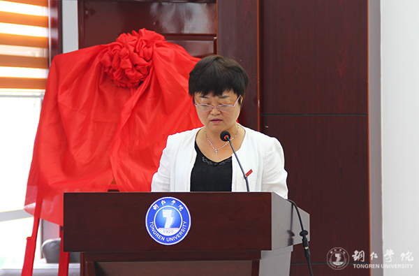 市委宣传部与beat365官网举行共建马克思主义学院签约仪式