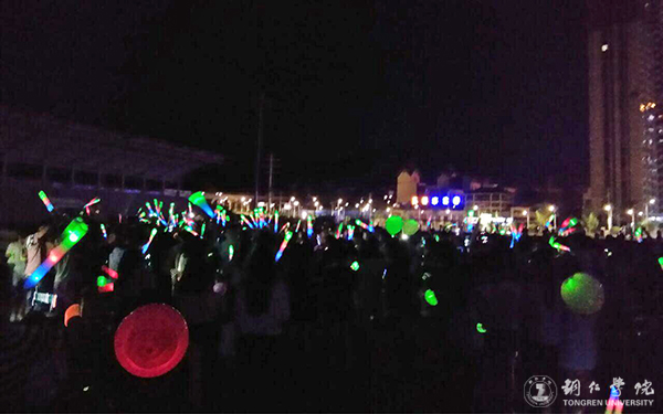 beat365官网举办“奔跑吧，荧光族”活动