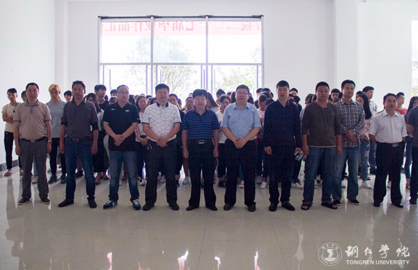 beat365官网艺术学院2017届毕业生作品展开幕