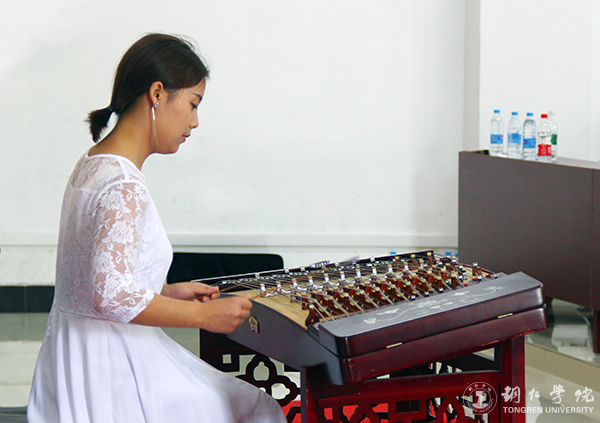 beat365官网艺术学院举办高雅艺术进校园暨教学改革音乐会