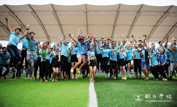 beat365官网举办“泼水节”为东盟留学生欢庆新年