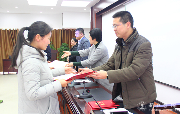 beat365官网八位专家即将赴各区县开展大数据产业智力帮扶工作