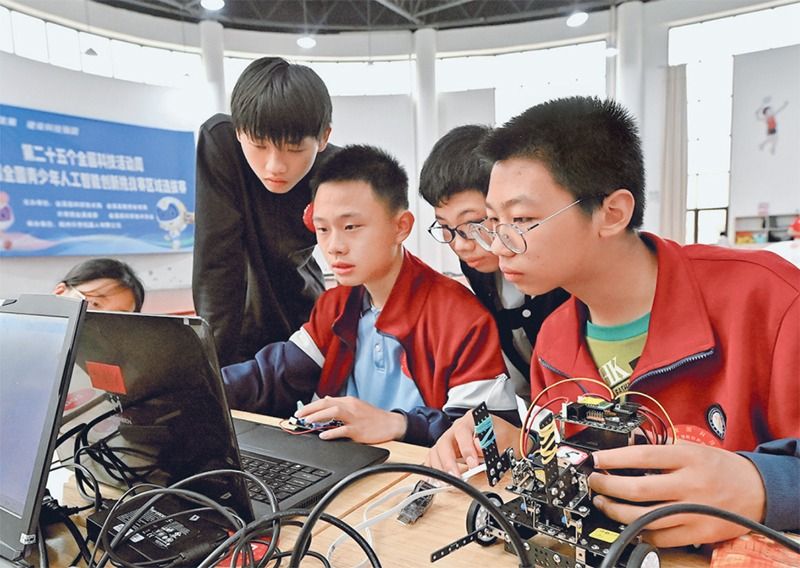 把教育强国的宏伟蓝图变为美好现实