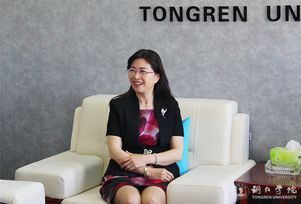 市领导来校慰问一线科技工作者石维教授