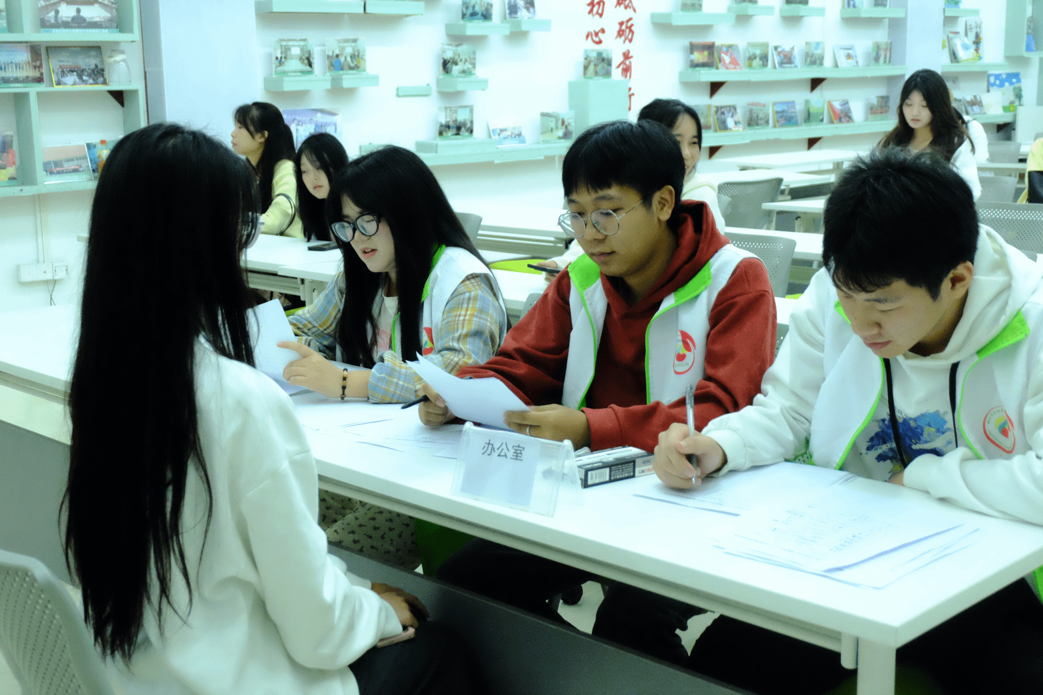 beat365官网阳光心理服务队招...