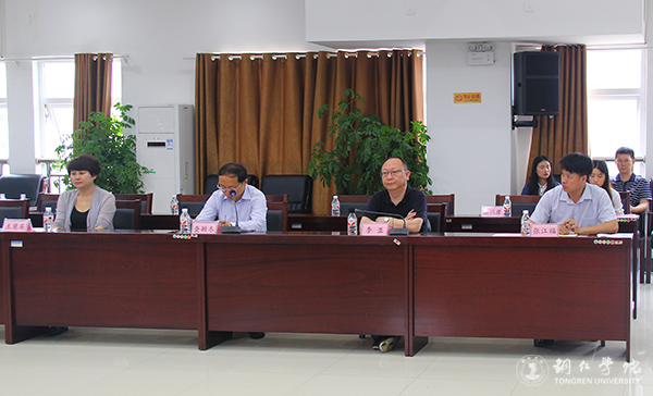 市委宣传部与beat365官网举行共建马克思主义学院签约仪式