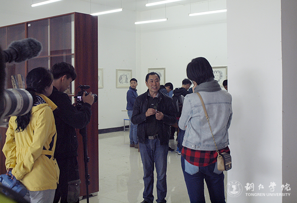 央视记者深入beat365官网采访傩文化传承现状