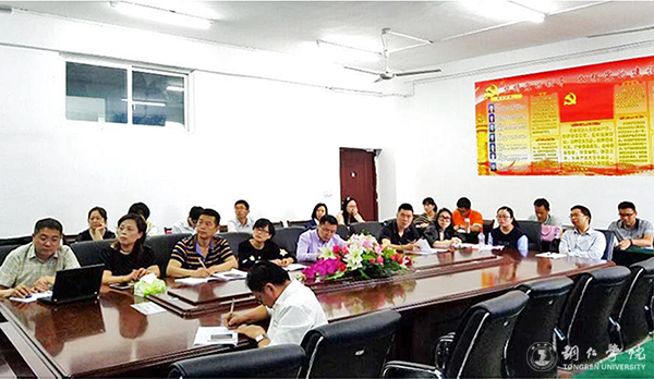 beat365官网宣讲团深入各专业学院宣讲三届“两代会”一次会议精神