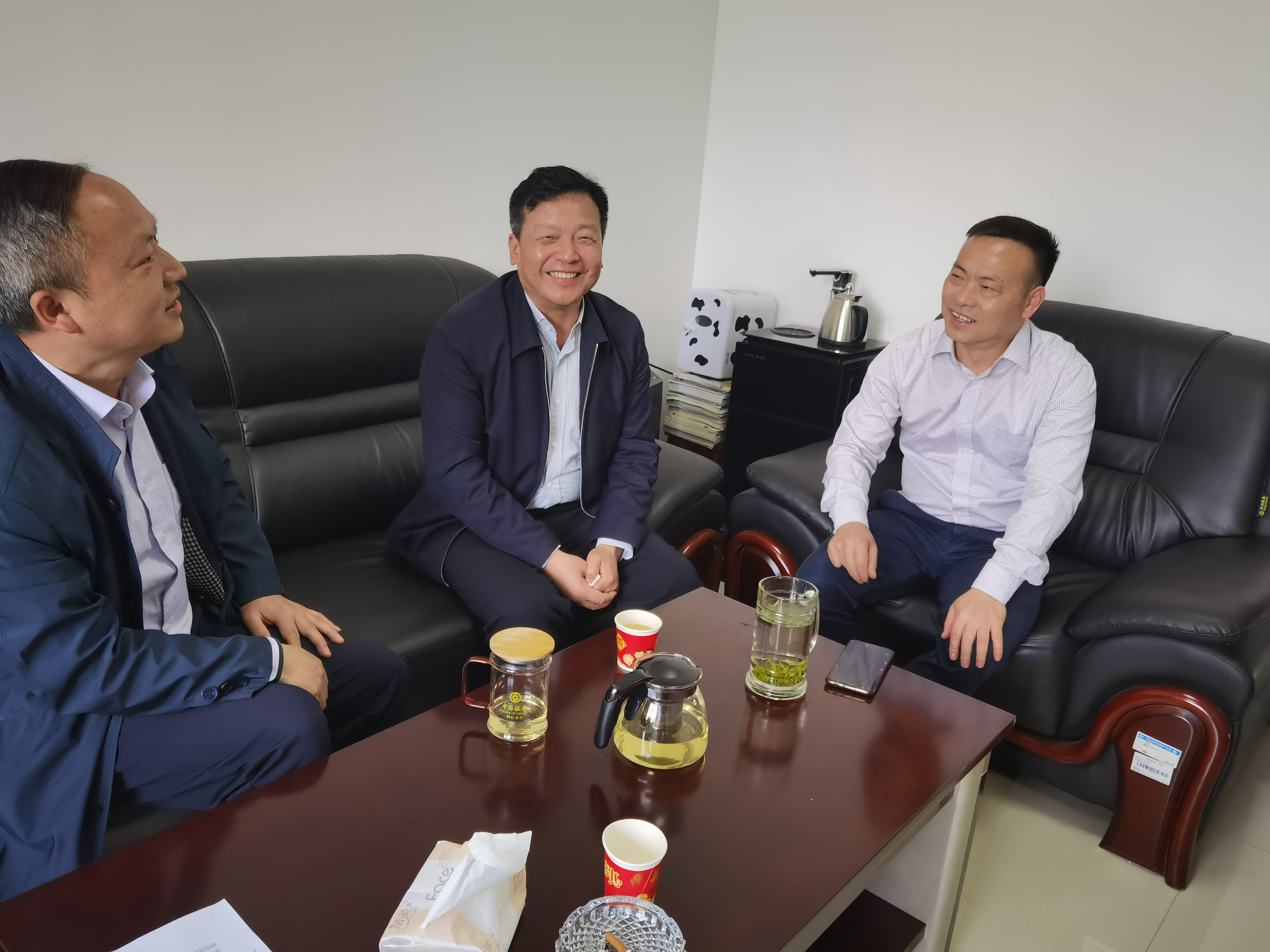 纪委书记吴先佳到财务处调研指导工作