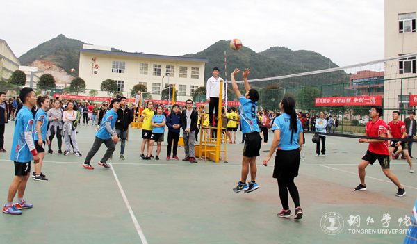 beat365官网举办2017年“双飞广告杯”学生排球赛